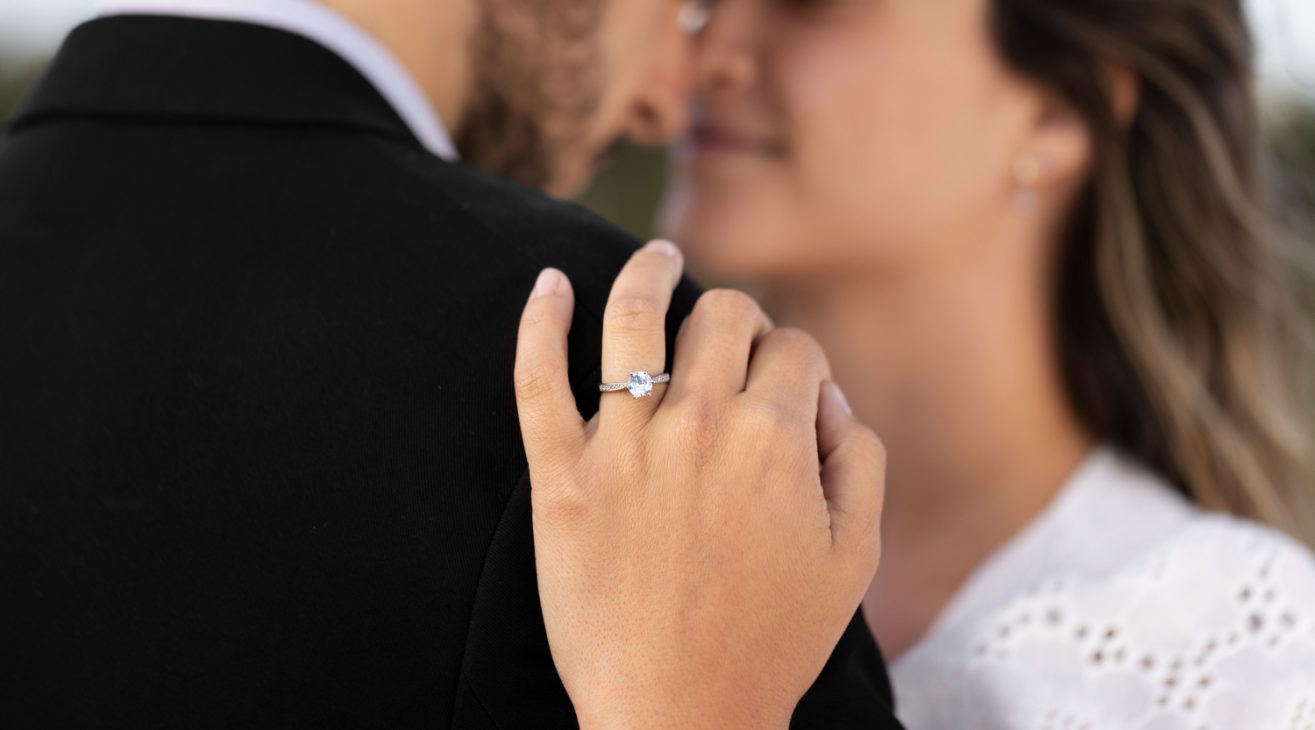 Trebate li promijeniti prezime nakon vjenčanja ili zadržati svoje?